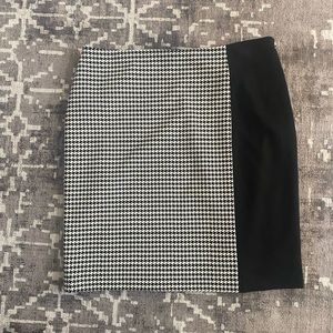 Cynthia Steffe Houndstooth Colorblock Pencil Skirt Black White Size 4